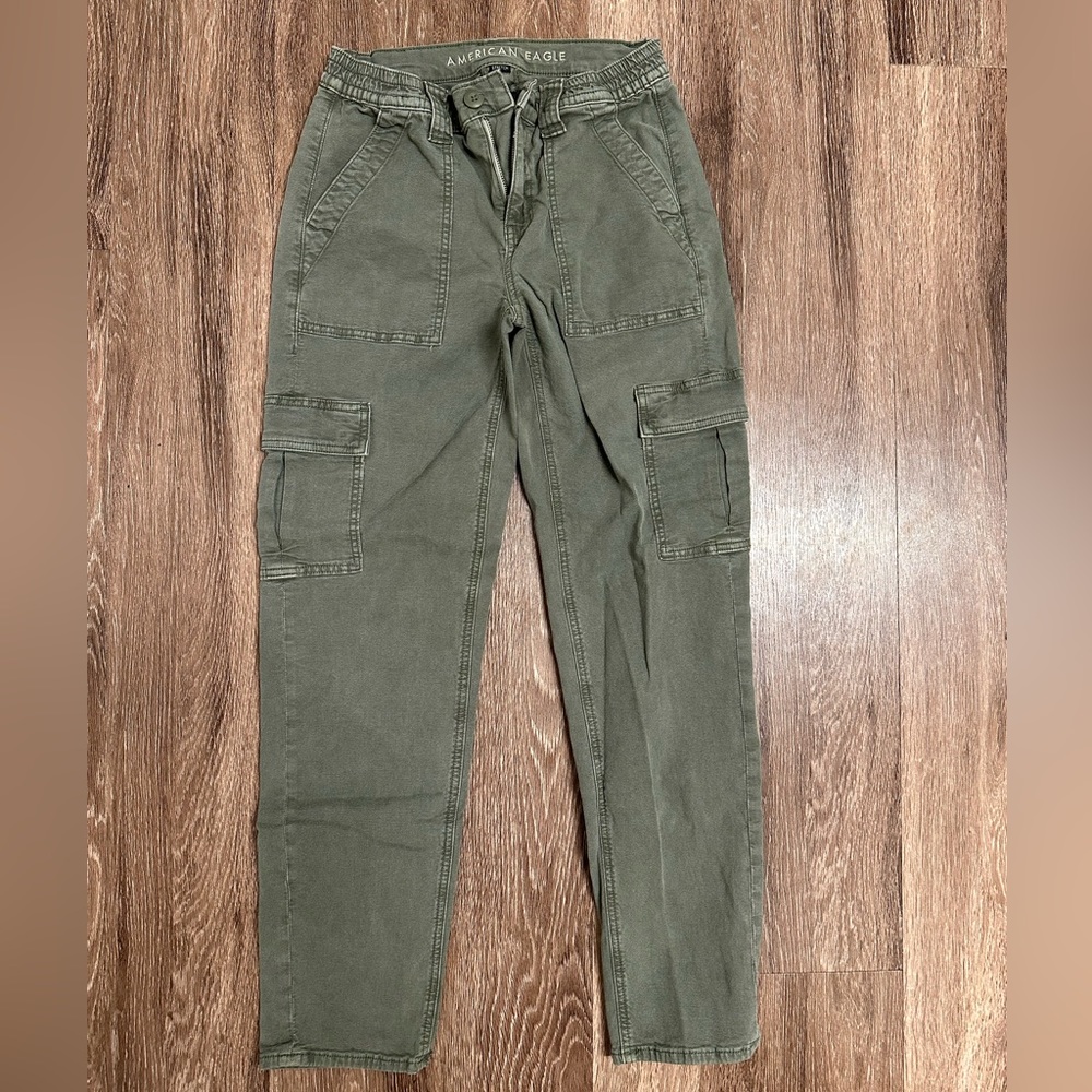 American Eagle cargos